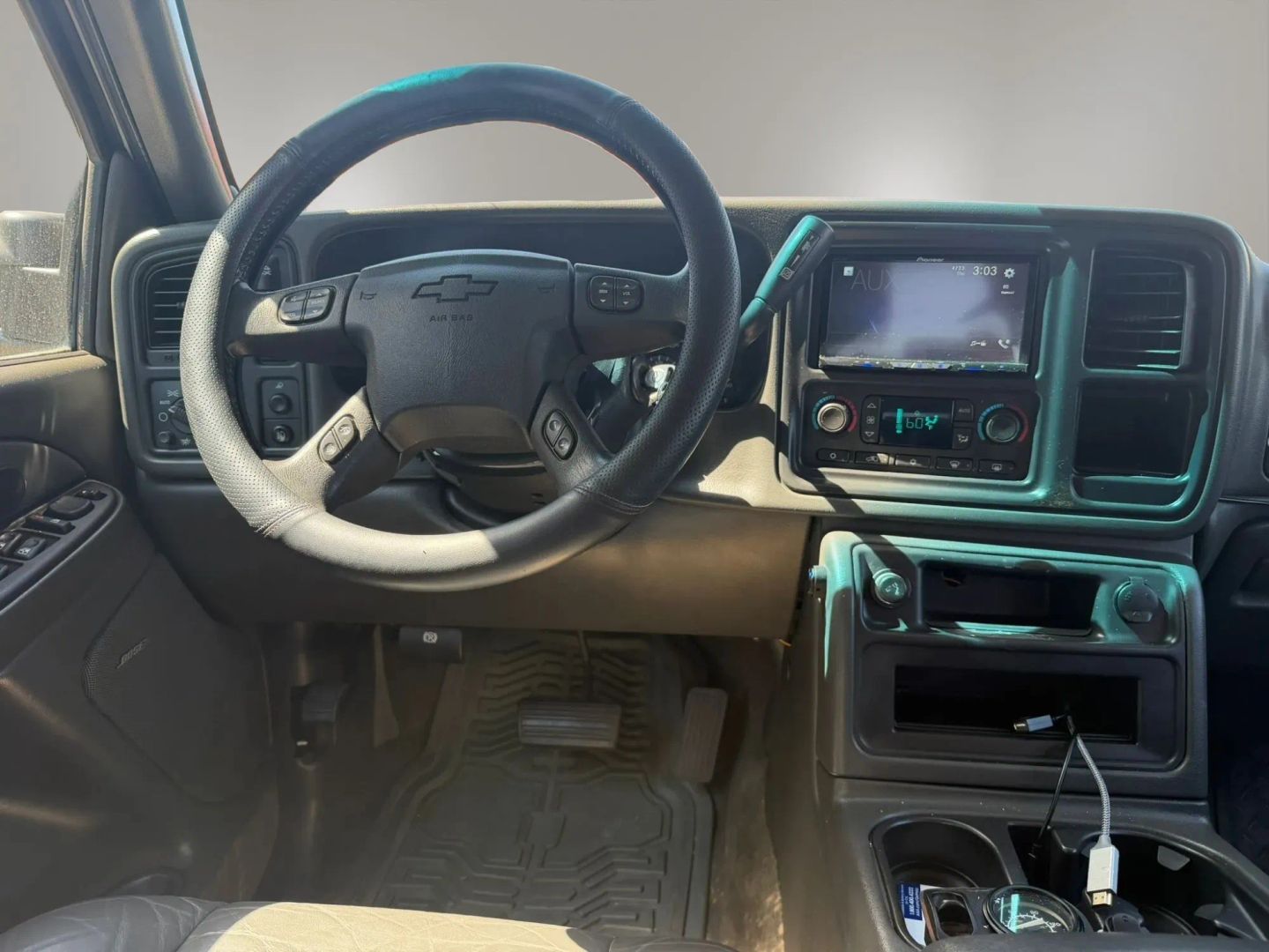 Photo 21 of this Chevrolet Silverado 2500HD