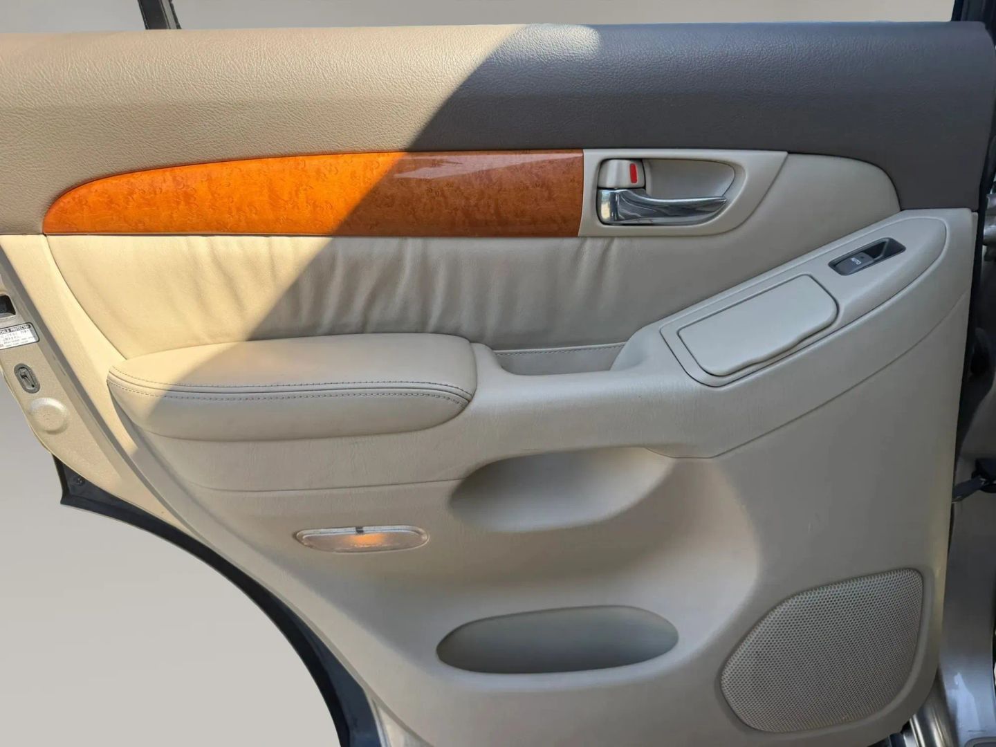 Photo 12 of this Lexus GX 470