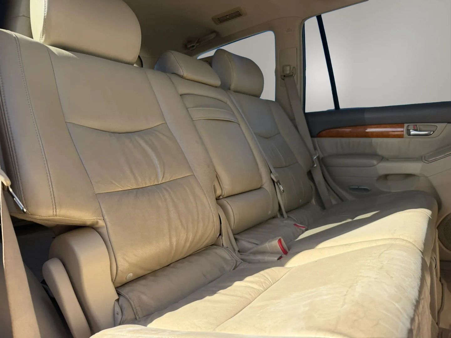 Photo 18 of this Lexus GX 470