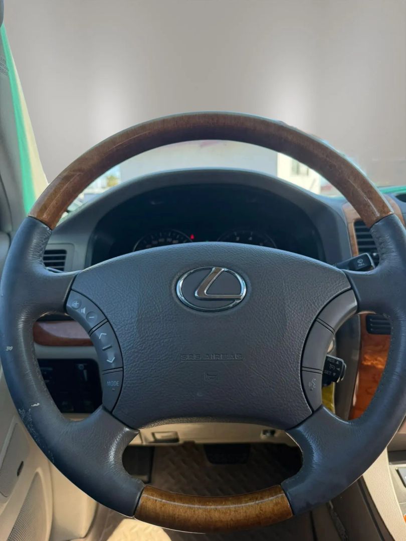 Photo 21 of this Lexus GX 470