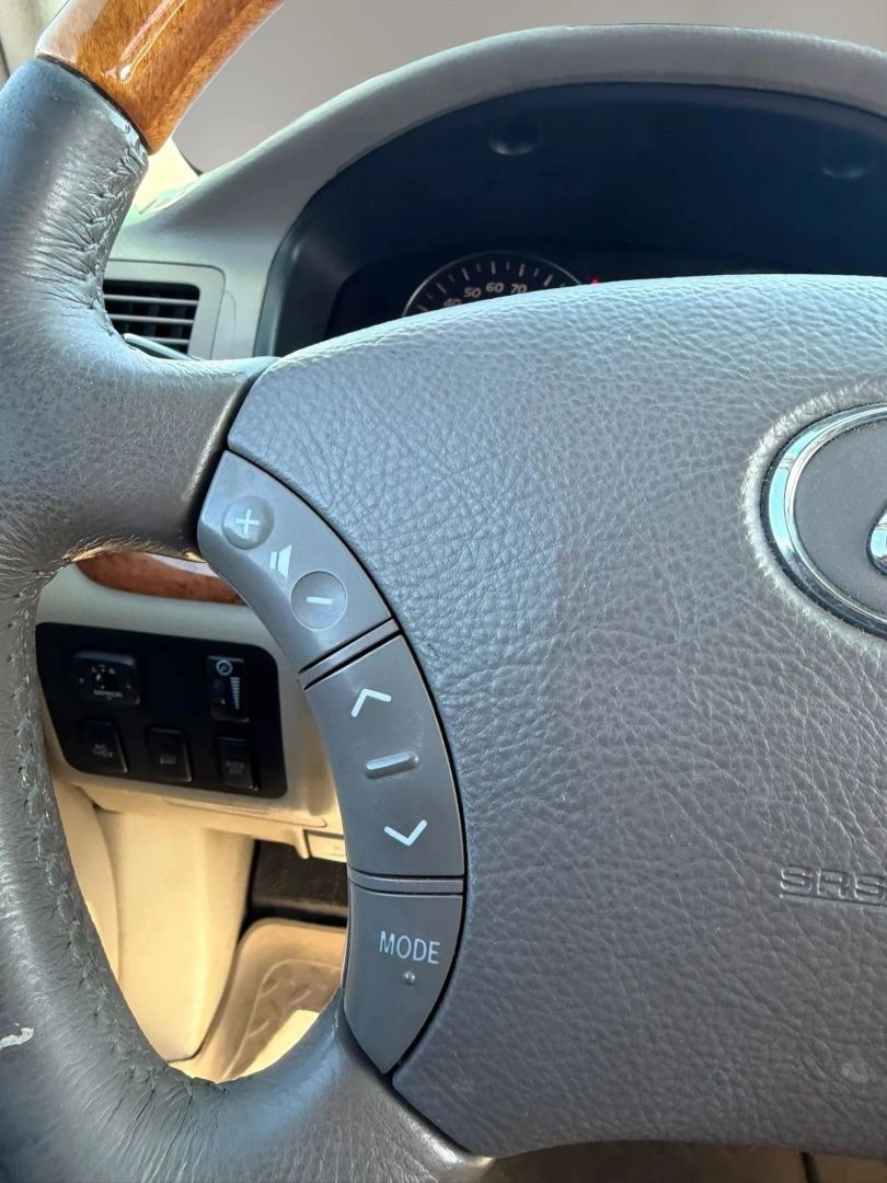Photo 22 of this Lexus GX 470