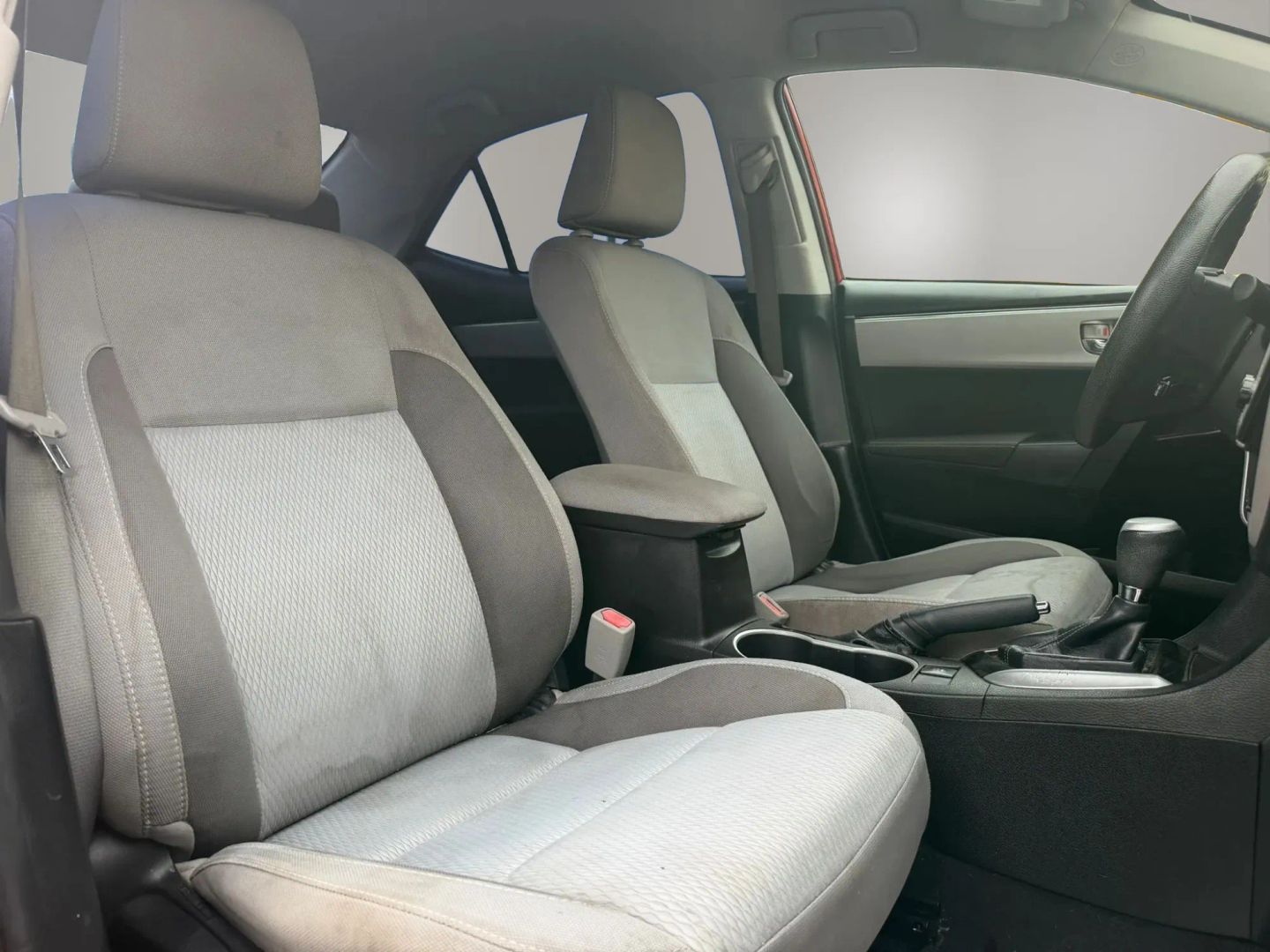 Photo 15 of this Toyota Corolla