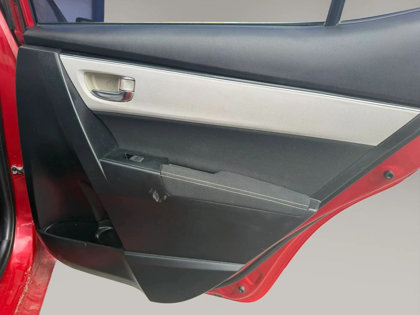 Photo 16 of this Toyota Corolla