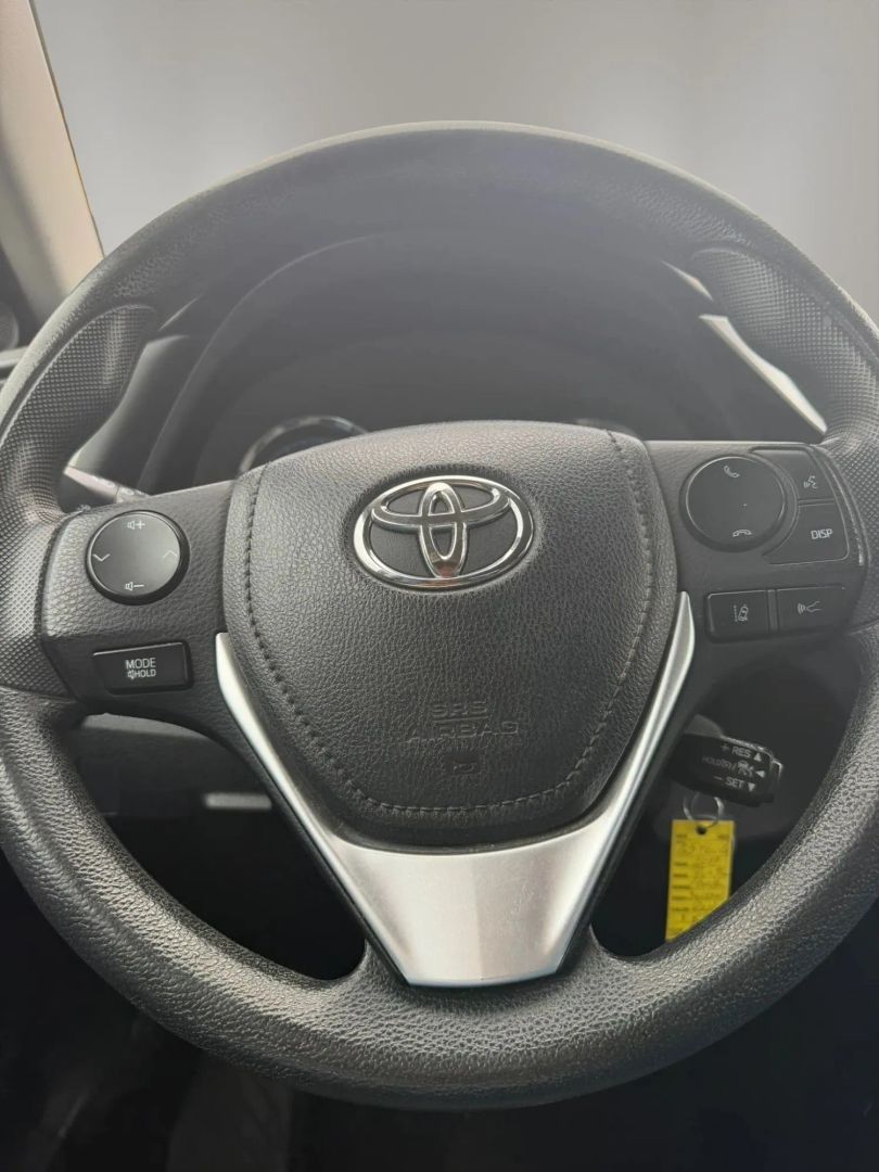 Photo 19 of this Toyota Corolla