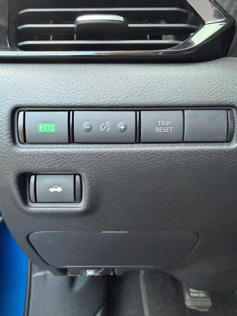Photo 29 of this Nissan Sentra