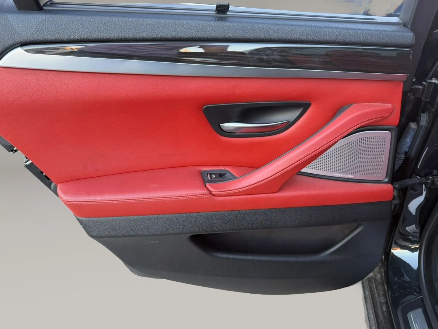 Photo 12 of this BMW M5