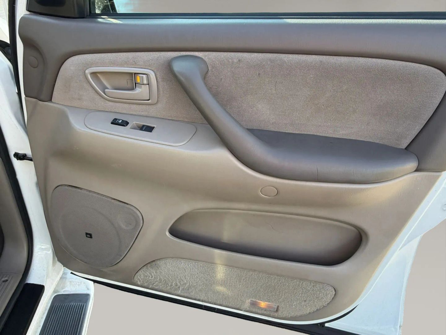 Photo 15 of this Toyota Sequoia