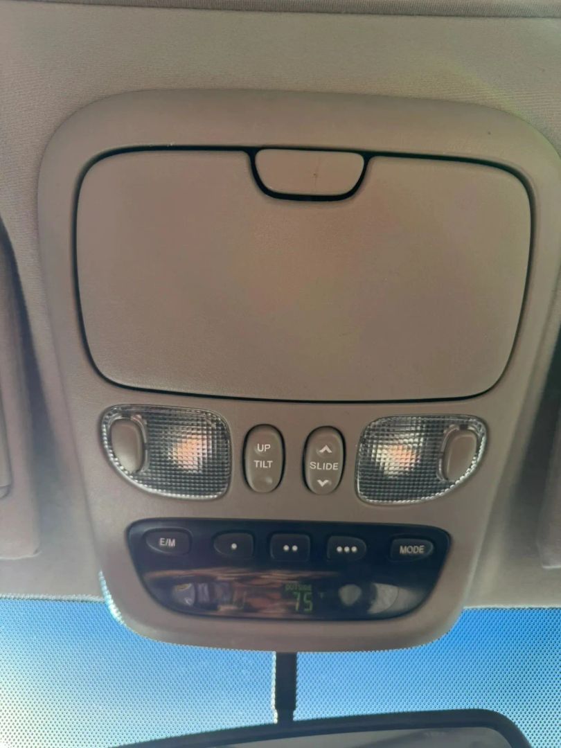Photo 26 of this Toyota Sequoia