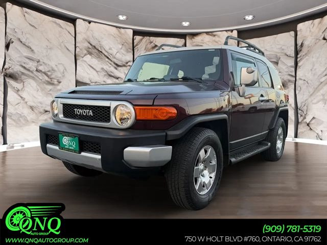 White/Black Cherry Pearl 2007 Toyota FJ Cruiser 2WD SUV / Crossover Rear-Wheel Drive Automatic