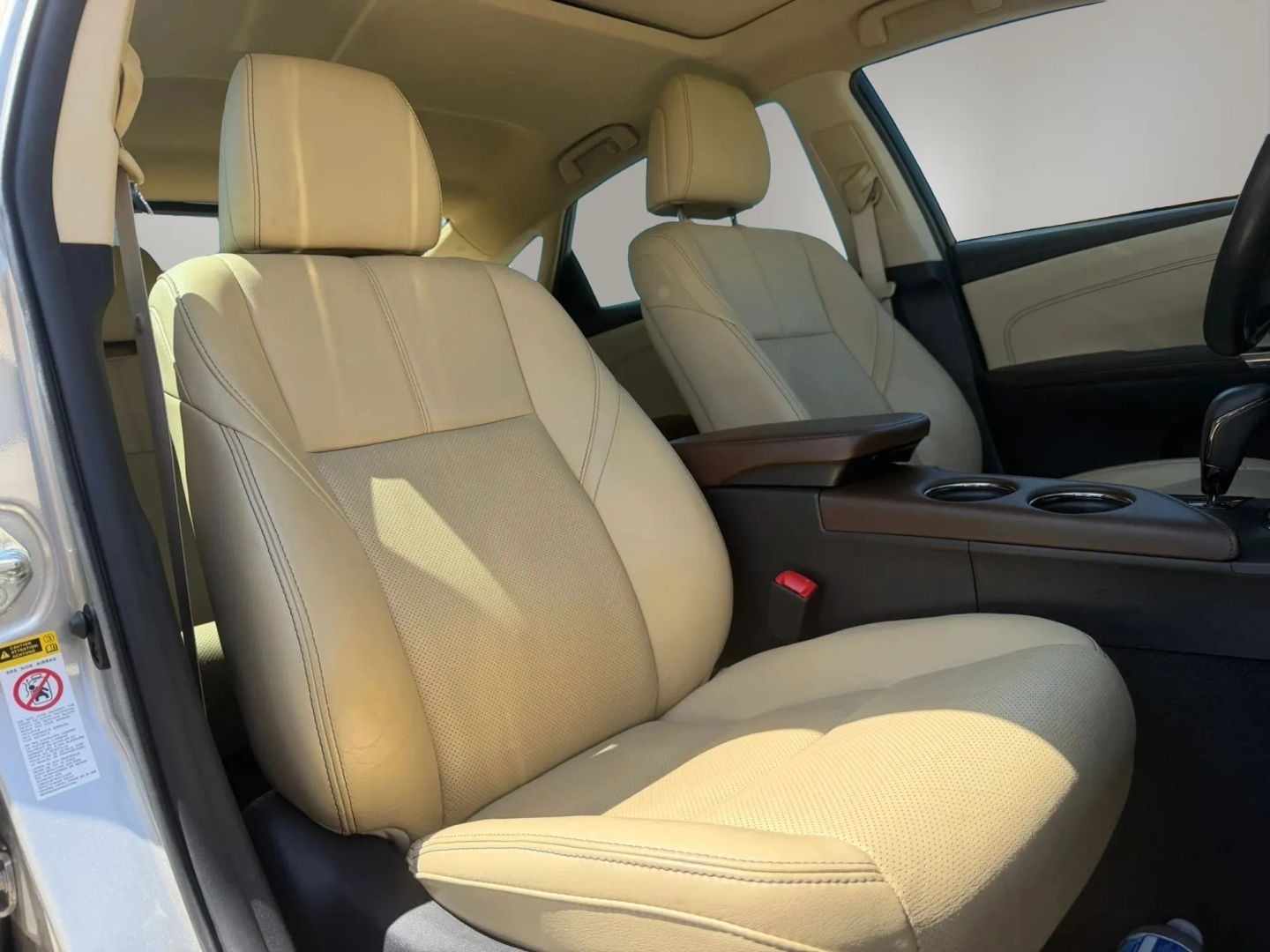 Photo 17 of this Toyota Avalon