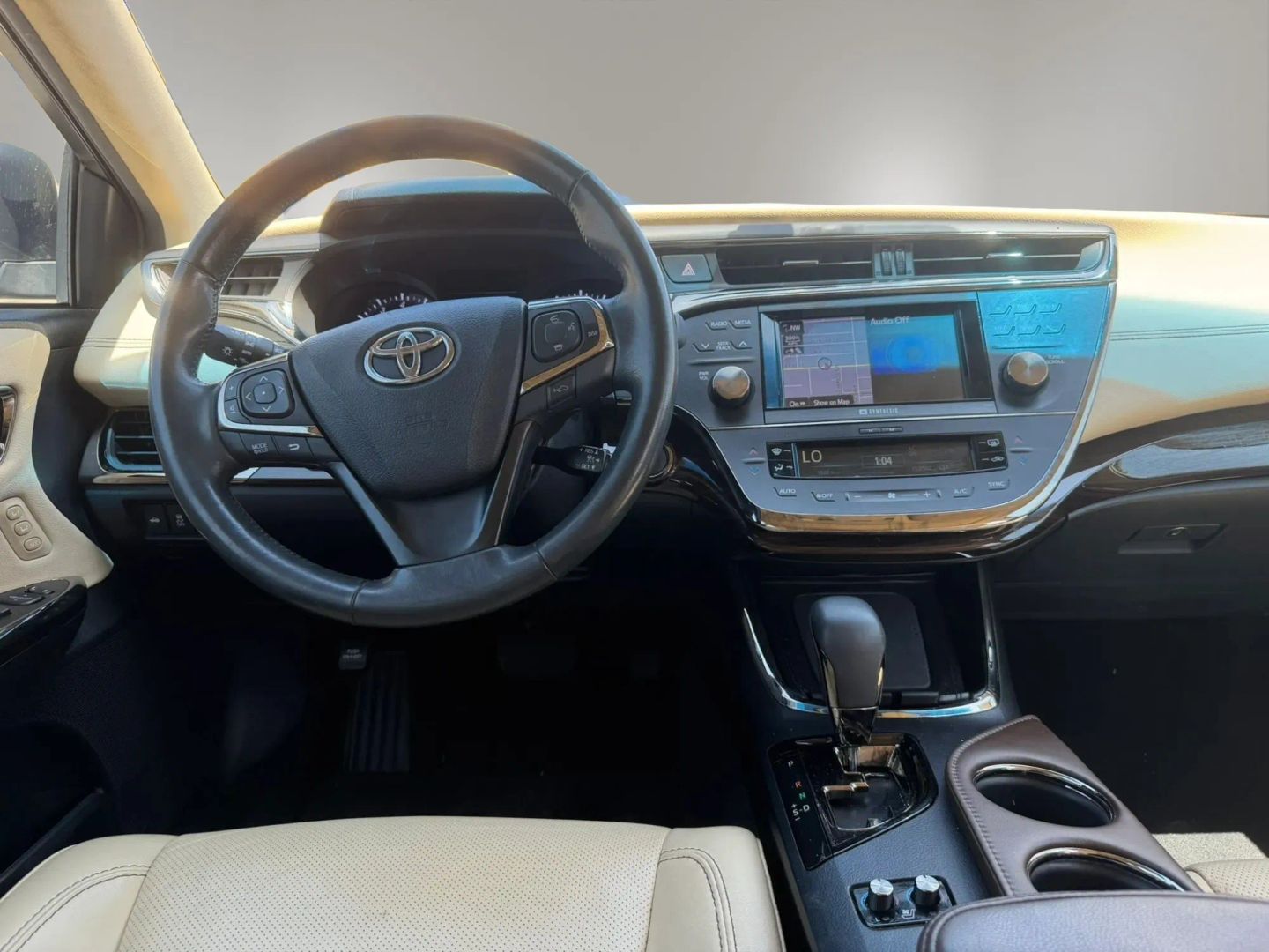 Photo 21 of this Toyota Avalon