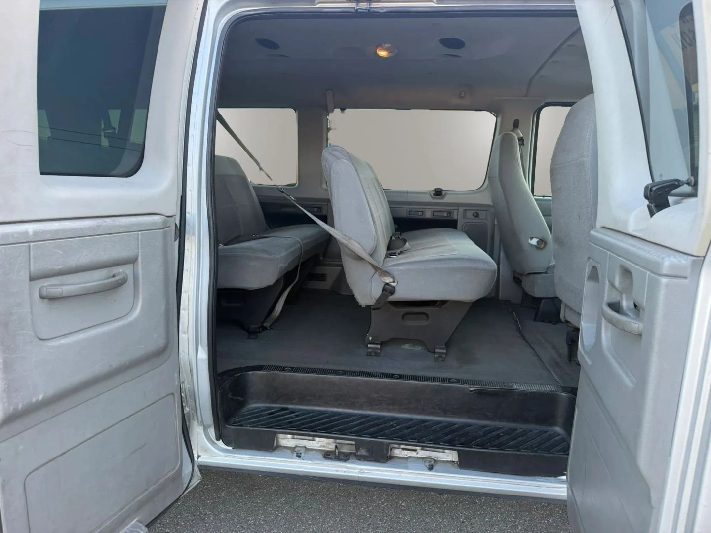 Photo 15 of this Ford Econoline Wagon