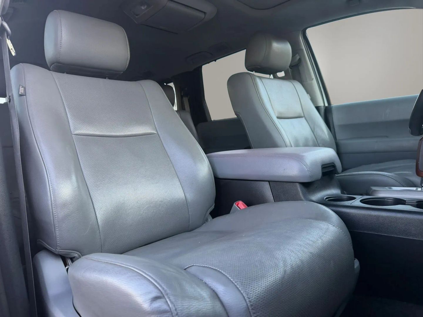 Photo 21 of this Toyota Sequoia