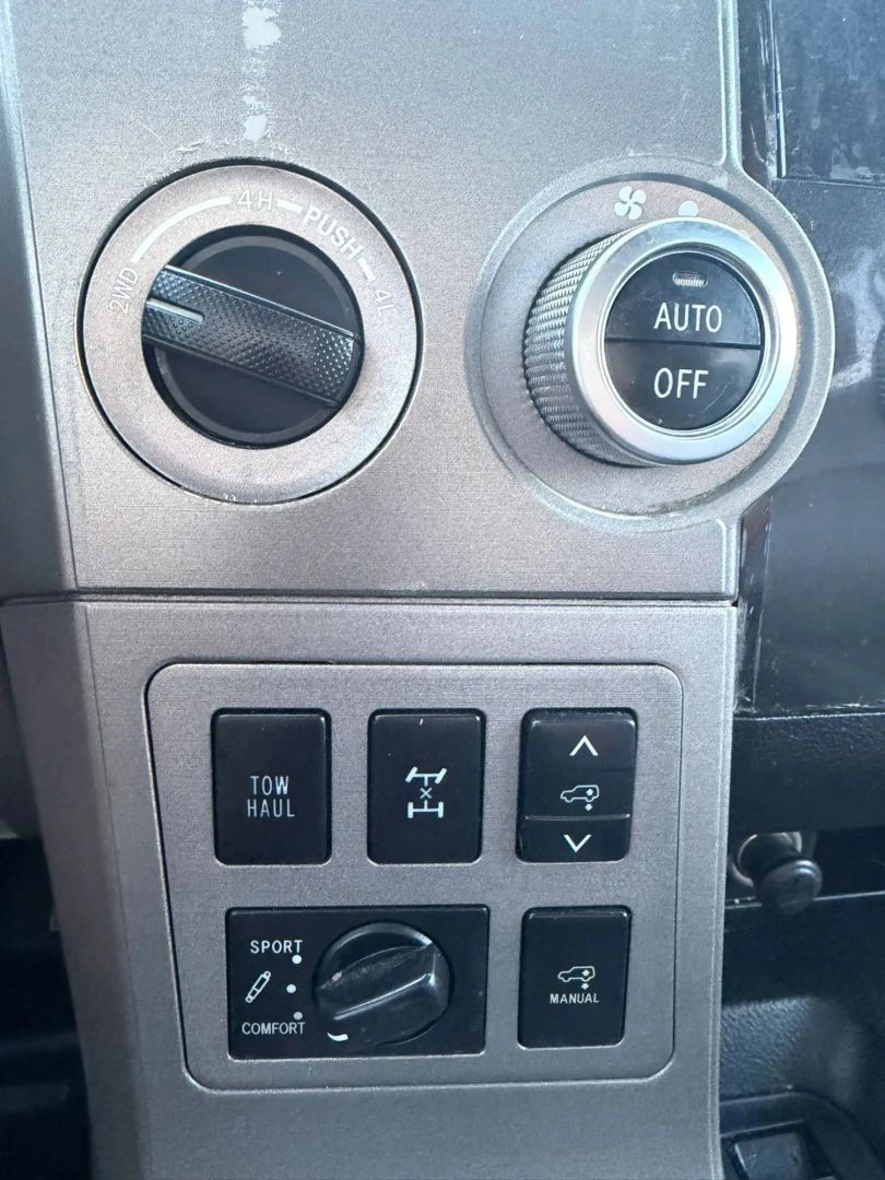 Photo 33 of this Toyota Sequoia