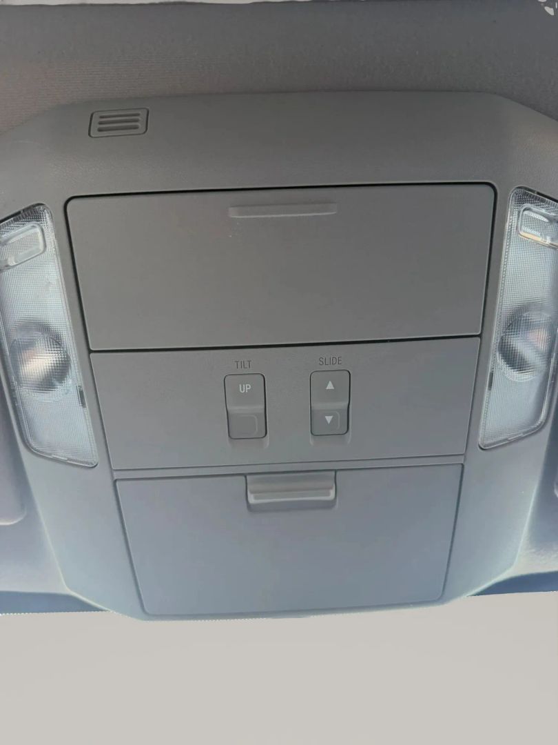 Photo 35 of this Toyota Sequoia