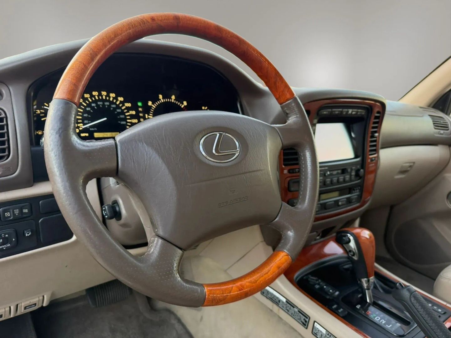 Photo 11 of this Lexus LX 470