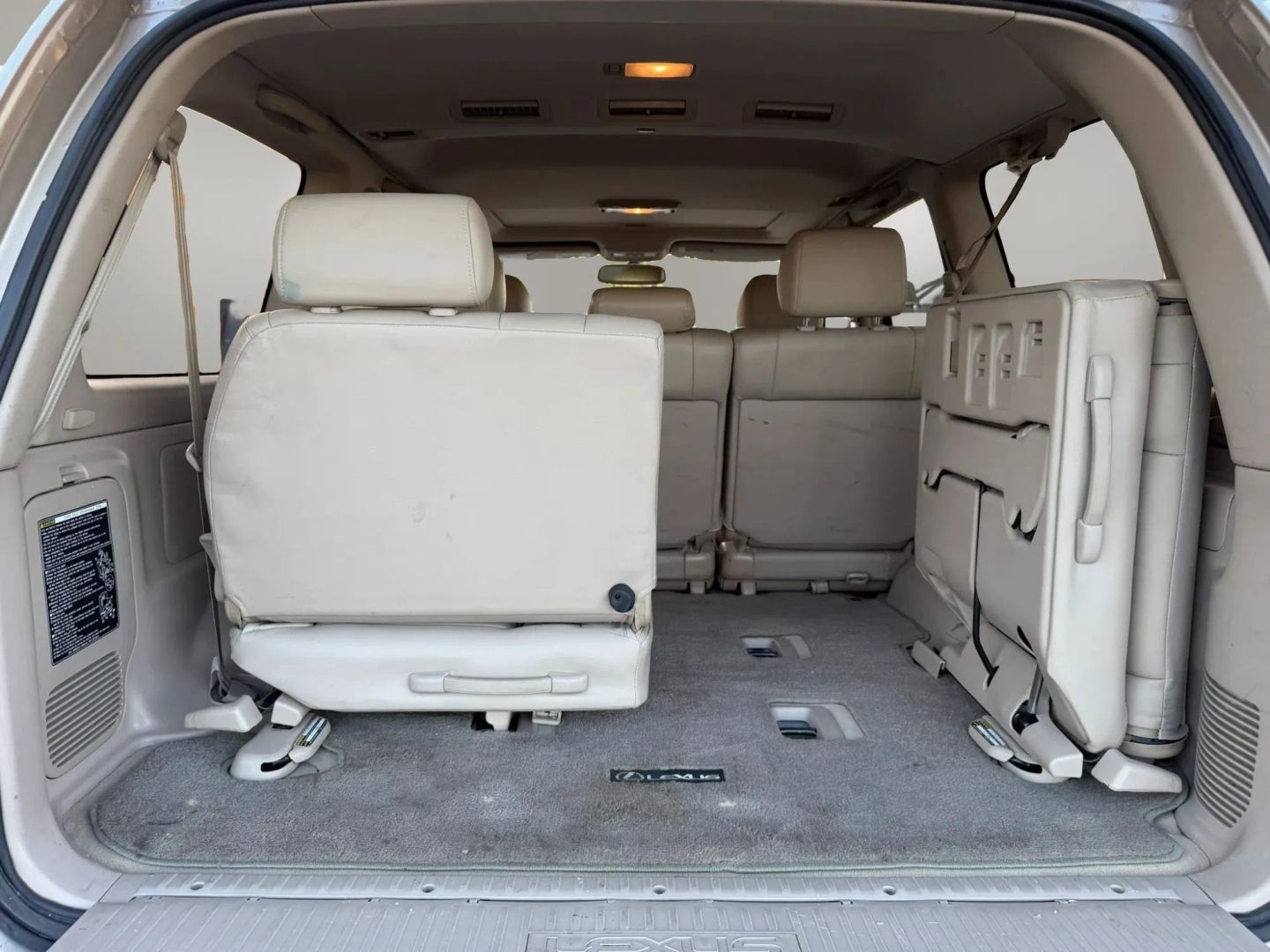 Photo 15 of this Lexus LX 470