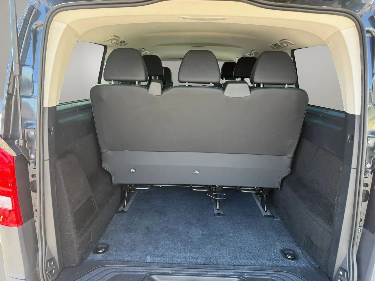 Photo 13 of this Mercedes-Benz Metris Passenger Van