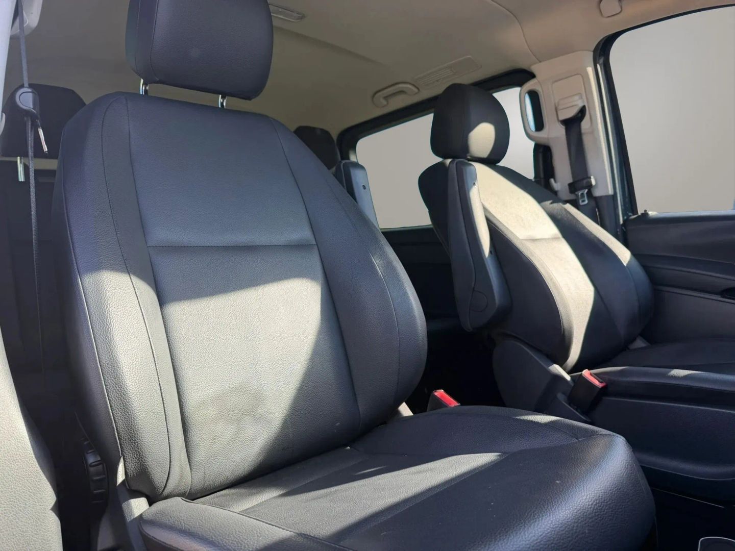 Photo 15 of this Mercedes-Benz Metris Passenger Van