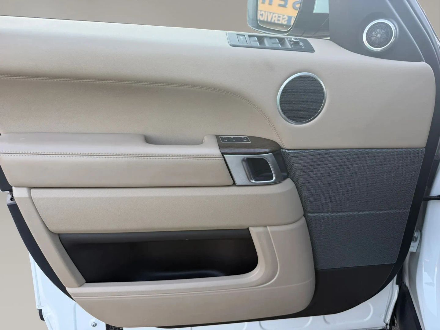 Photo 9 of this Land Rover Range Rover Sport