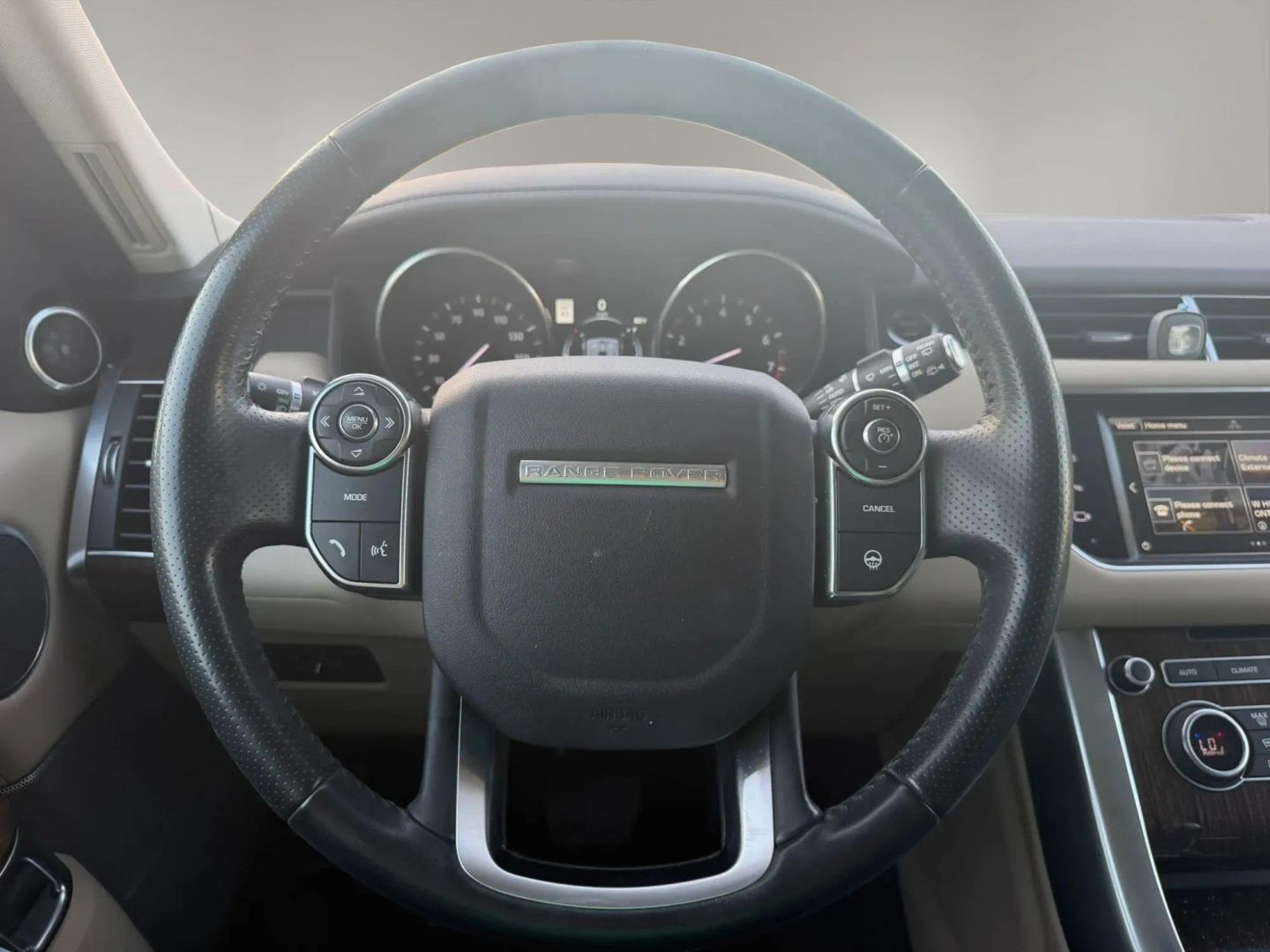 Photo 21 of this Land Rover Range Rover Sport