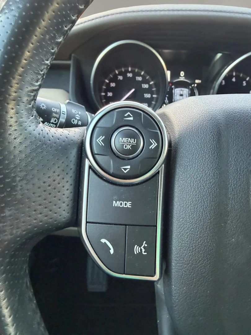 Photo 23 of this Land Rover Range Rover Sport