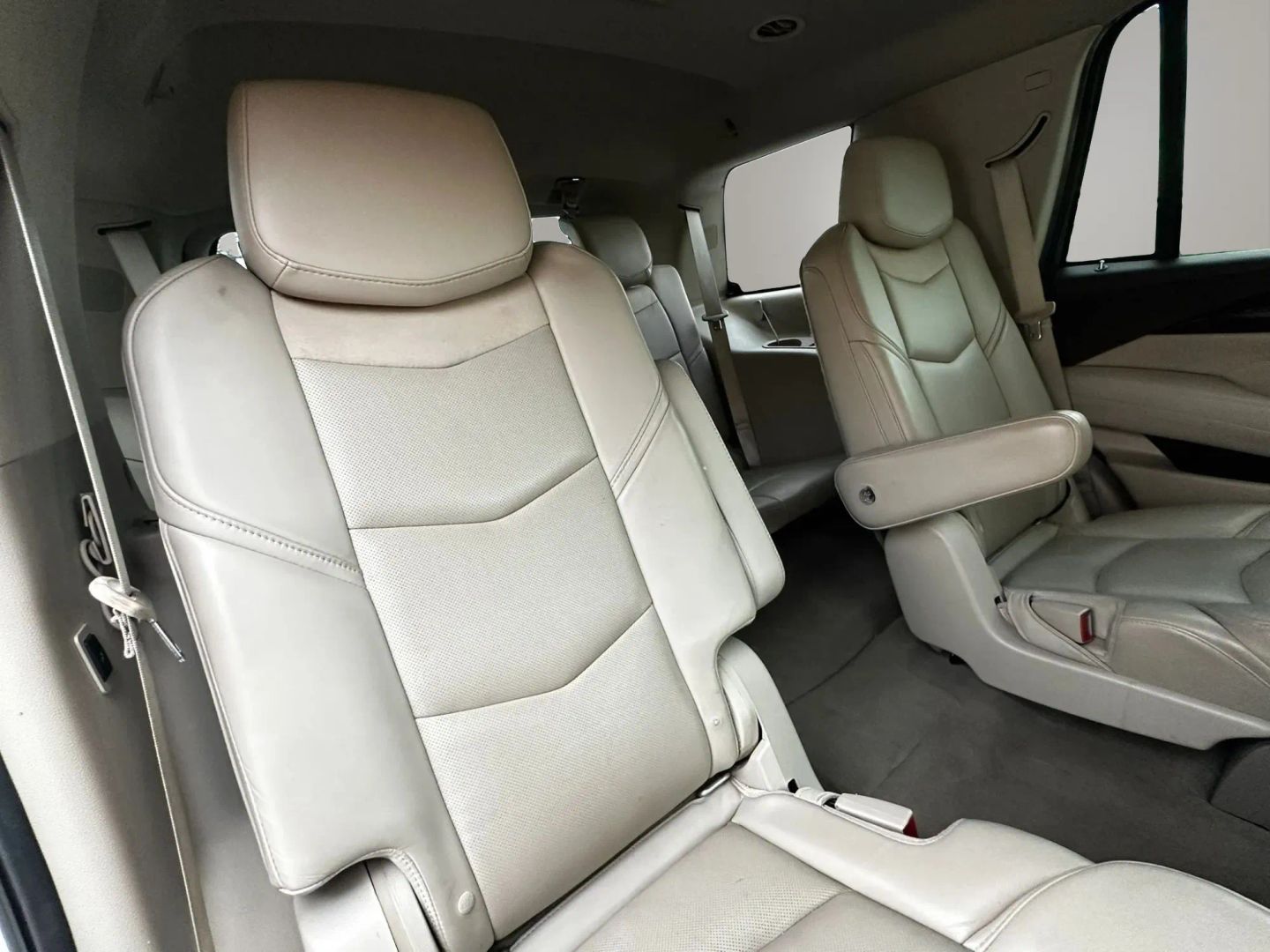 Photo 19 of this Cadillac Escalade