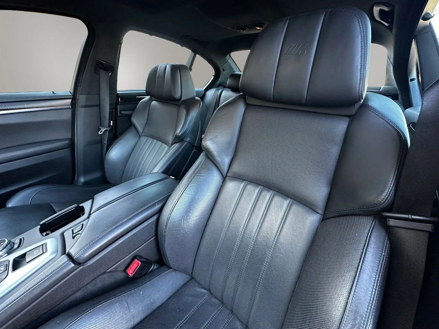 Photo 15 of this BMW M5