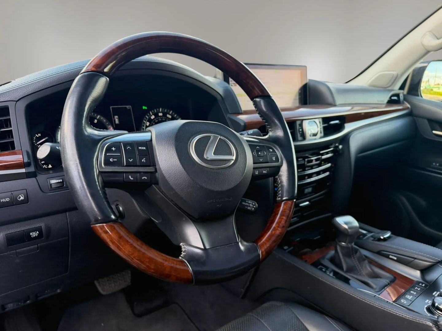 Photo 11 of this Lexus LX 570