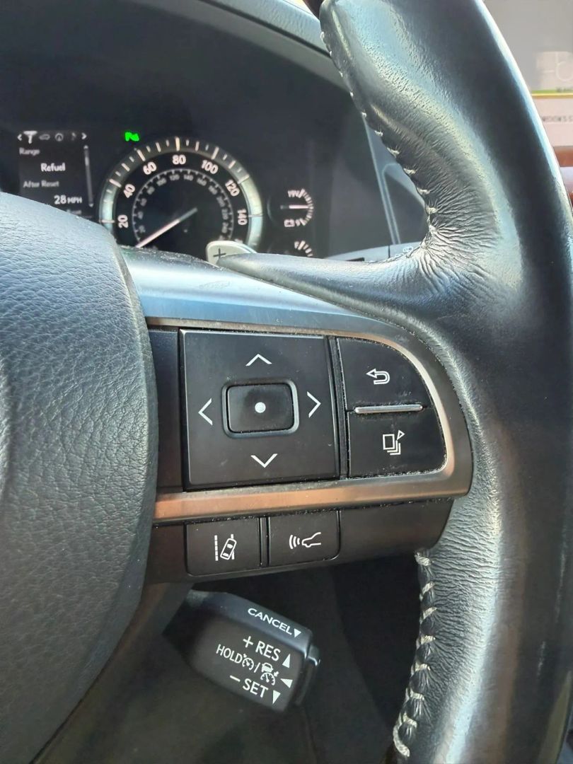 Photo 23 of this Lexus LX 570