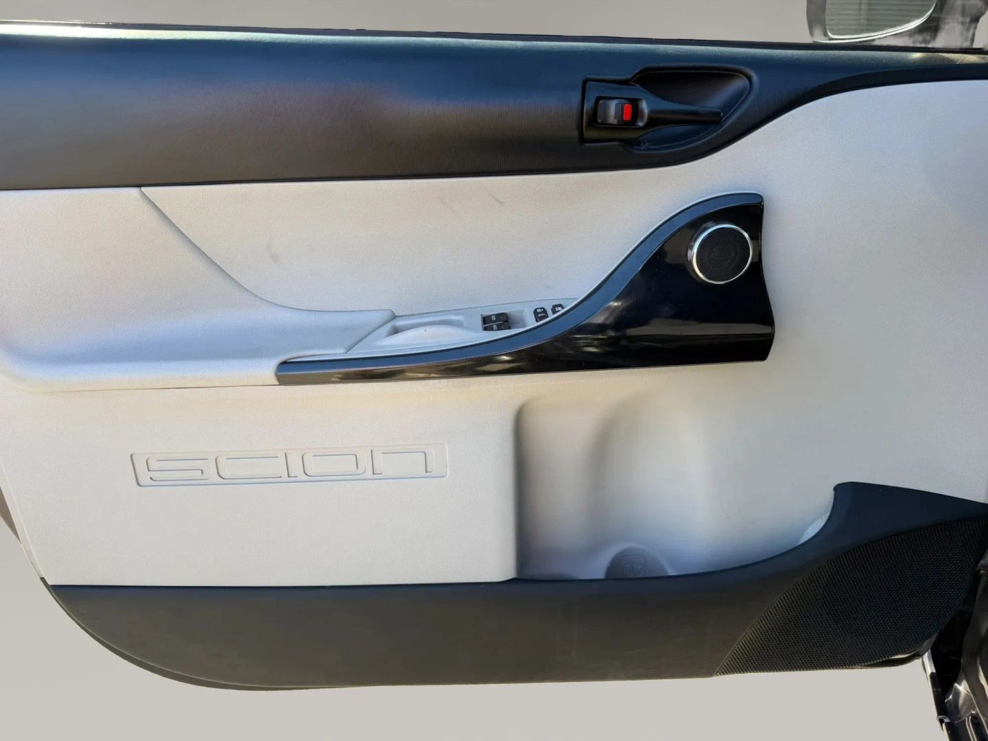 Photo 9 of this Scion iQ