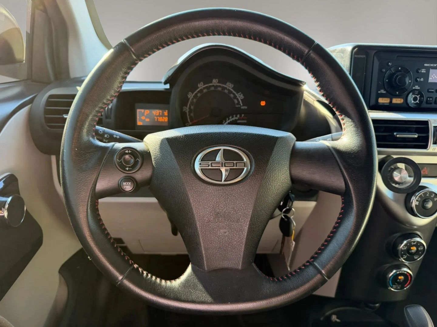 Photo 18 of this Scion iQ