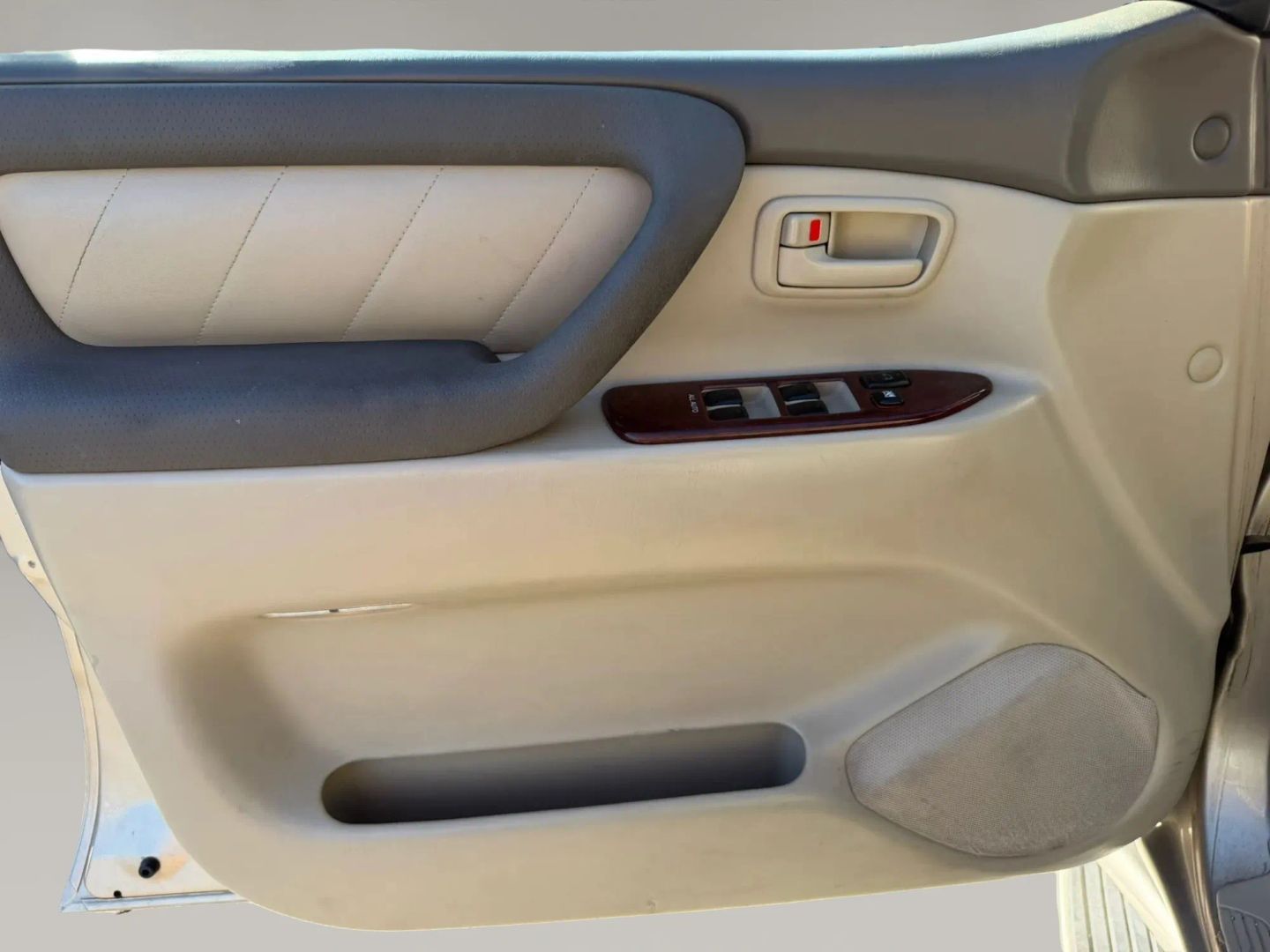 Photo 9 of this Toyota Land Cruiser