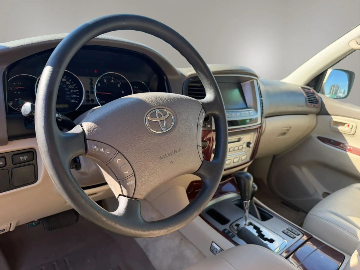 Photo 11 of this Toyota Land Cruiser