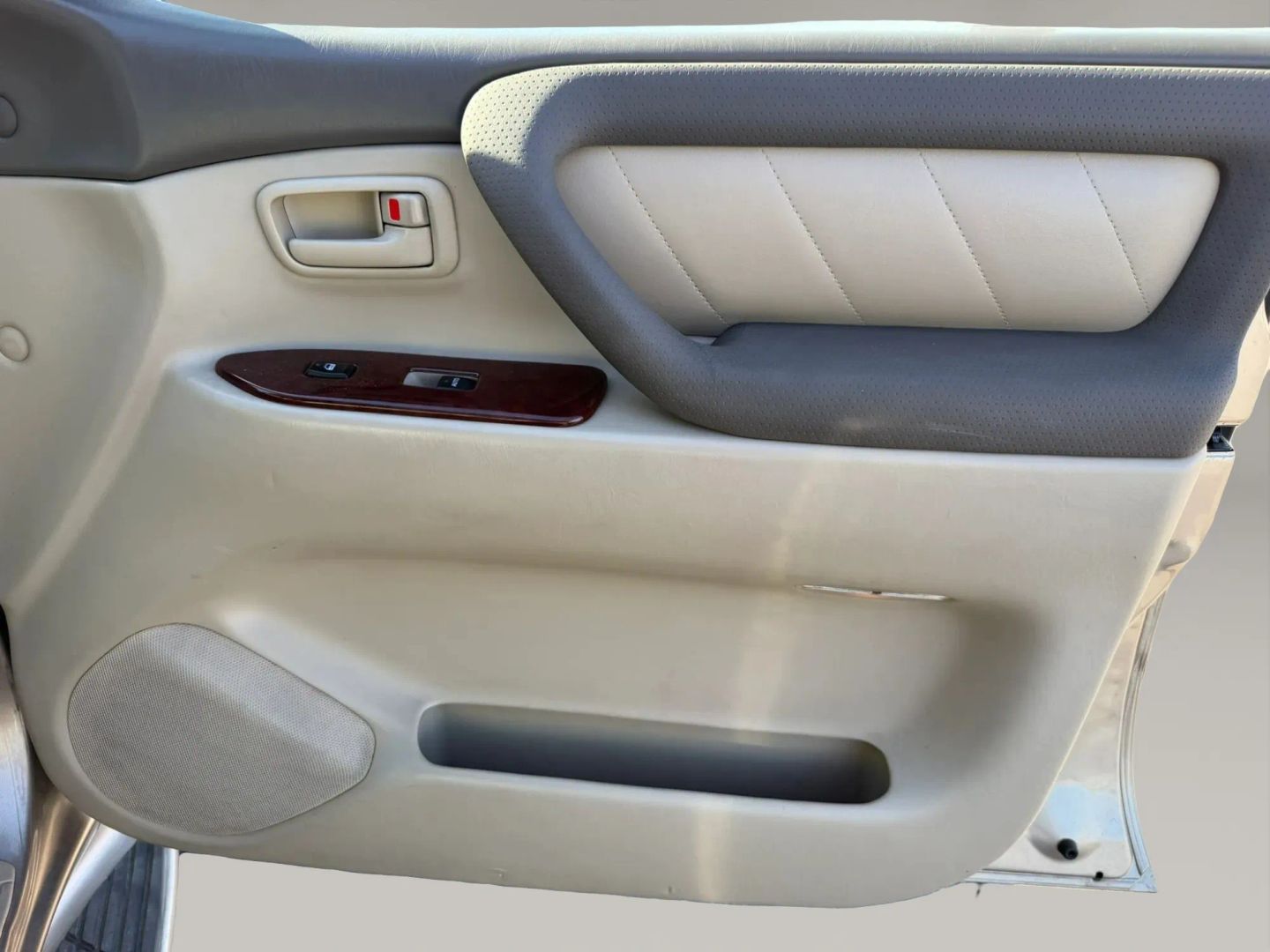 Photo 15 of this Toyota Land Cruiser