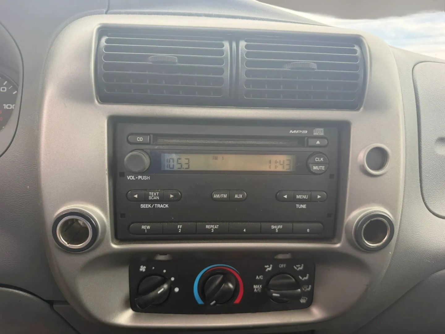 Photo 22 of this Ford Ranger