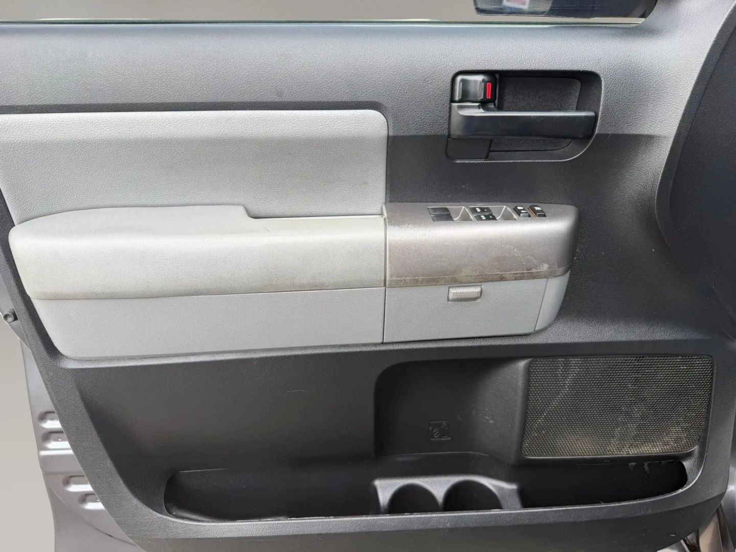 Photo 9 of this Toyota Sequoia