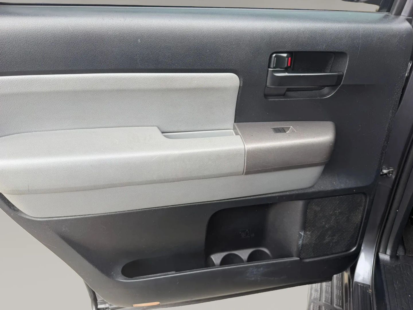 Photo 12 of this Toyota Sequoia