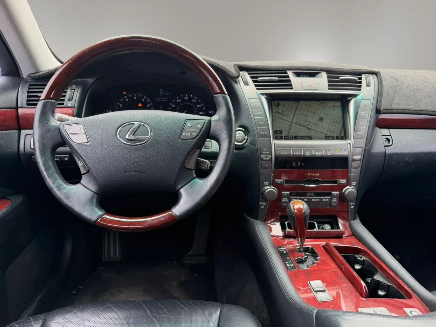 Photo 20 of this Lexus LS 460