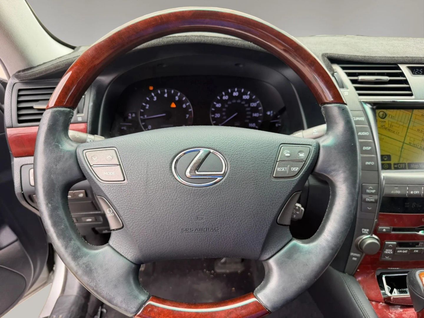 Photo 21 of this Lexus LS 460