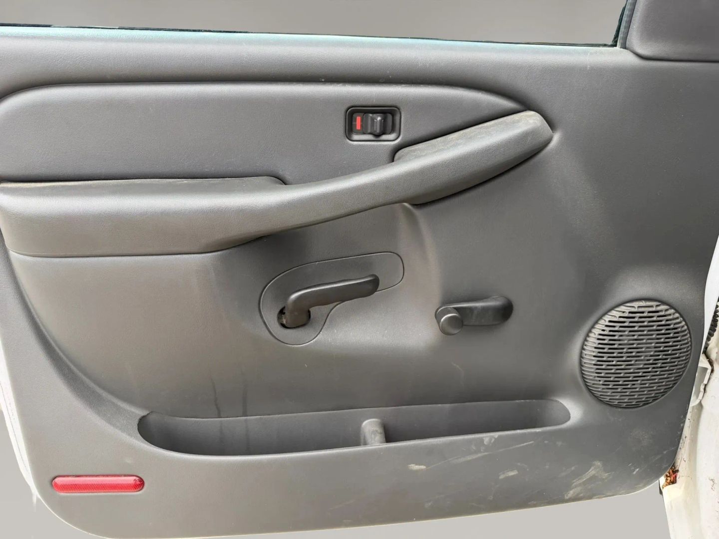 Photo 9 of this Chevrolet Silverado 1500