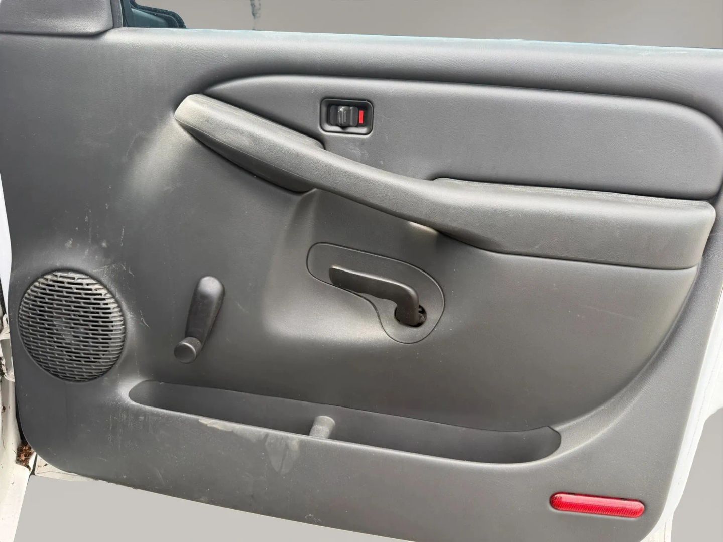 Photo 12 of this Chevrolet Silverado 1500