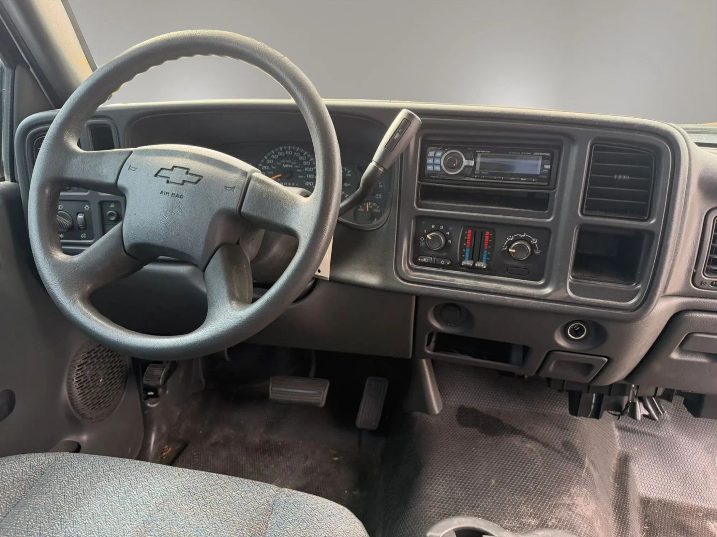 Photo 14 of this Chevrolet Silverado 1500