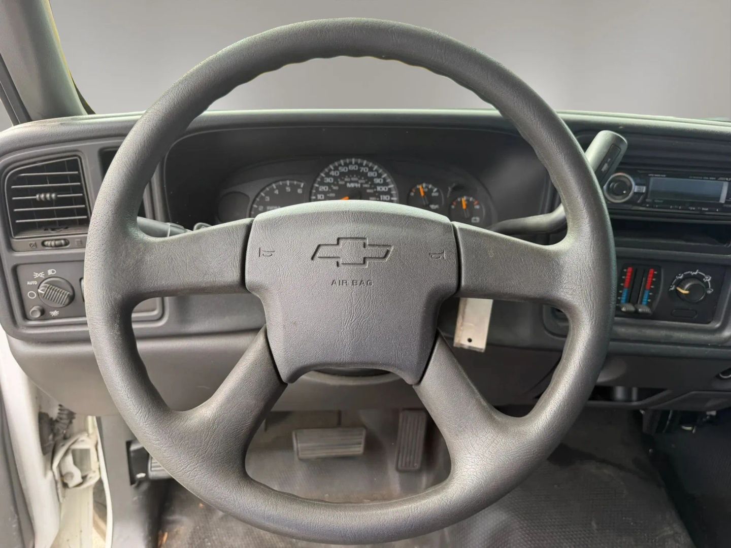 Photo 15 of this Chevrolet Silverado 1500