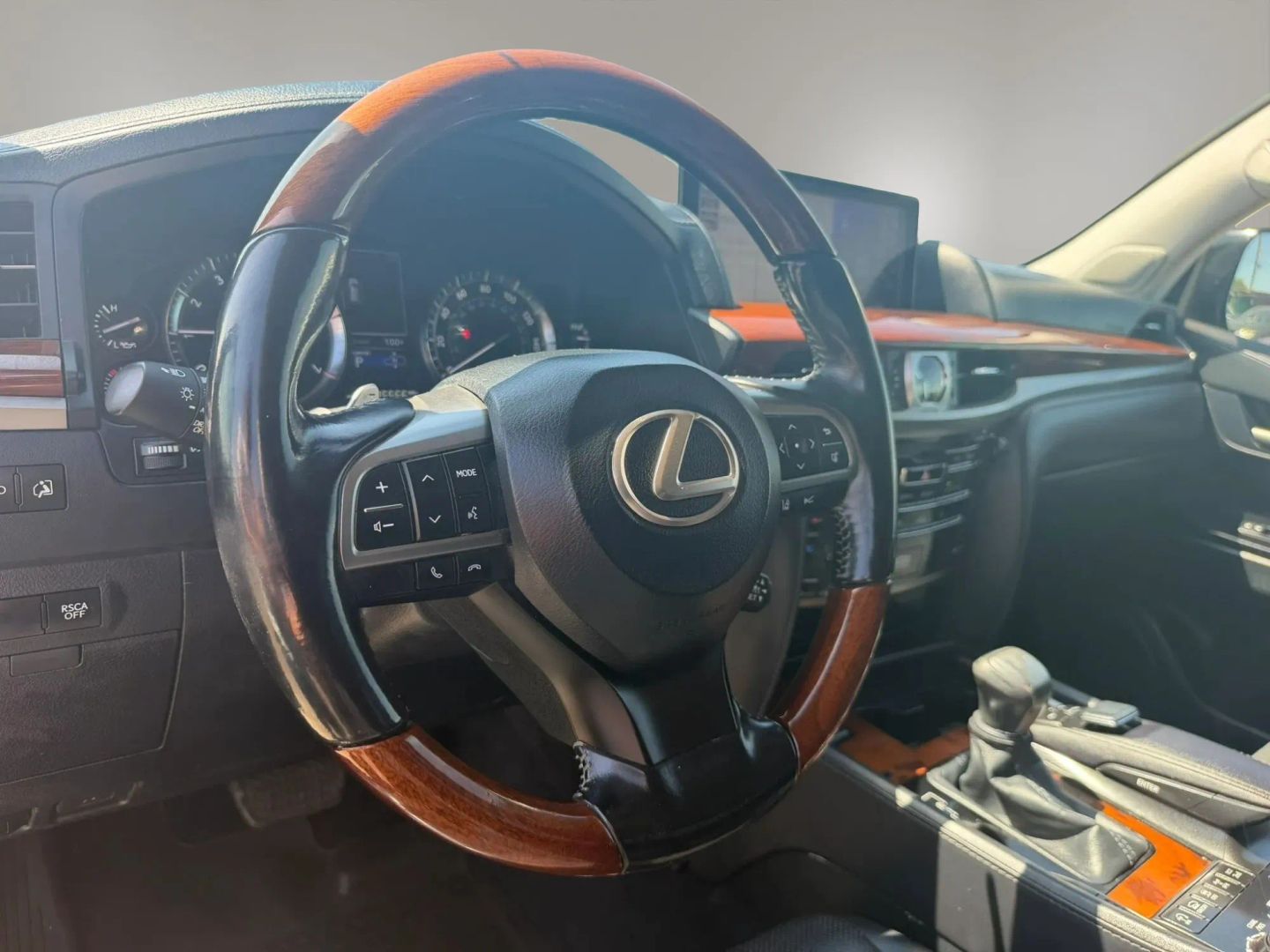 Photo 12 of this Lexus LX 570