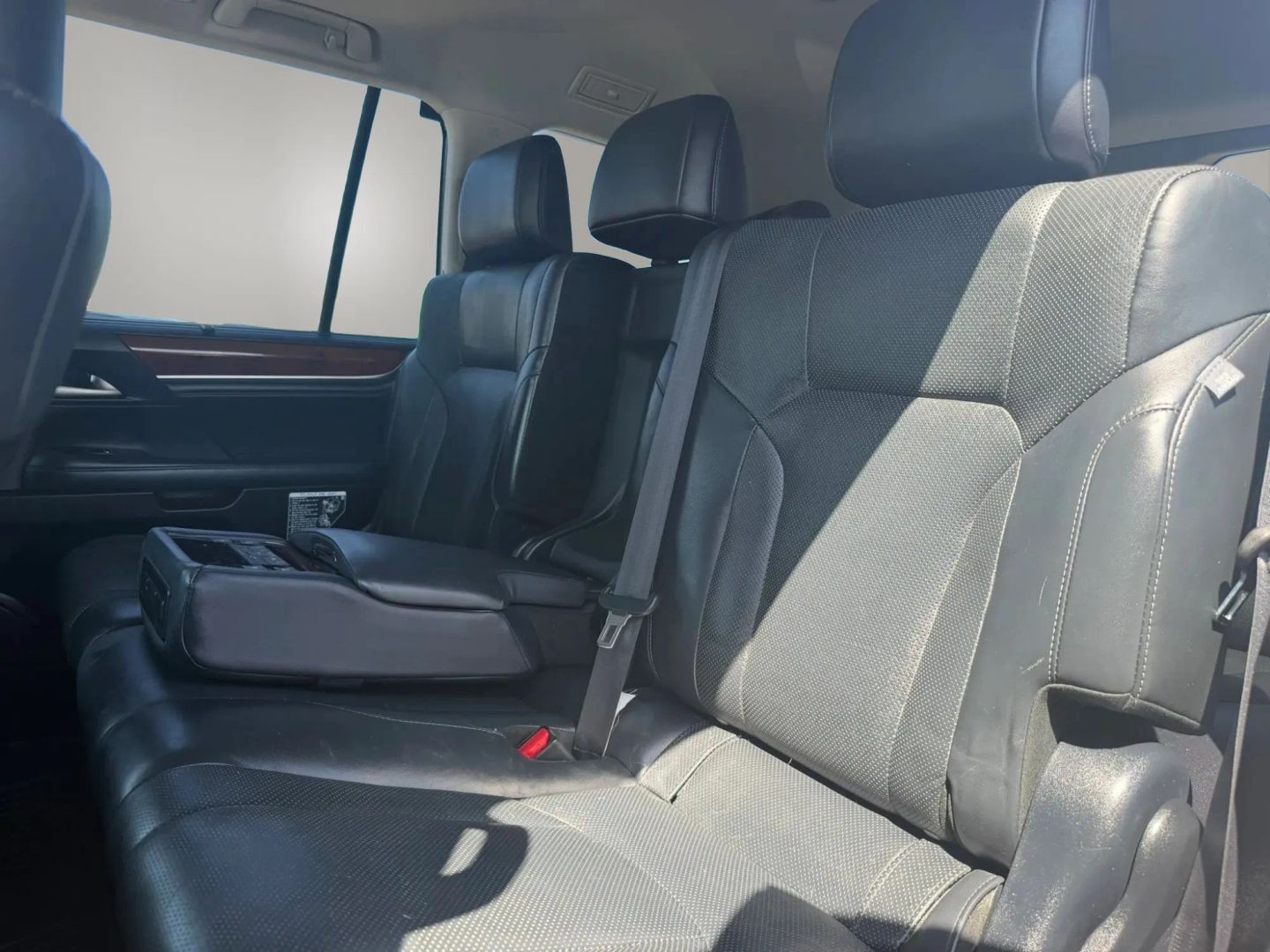 Photo 13 of this Lexus LX 570