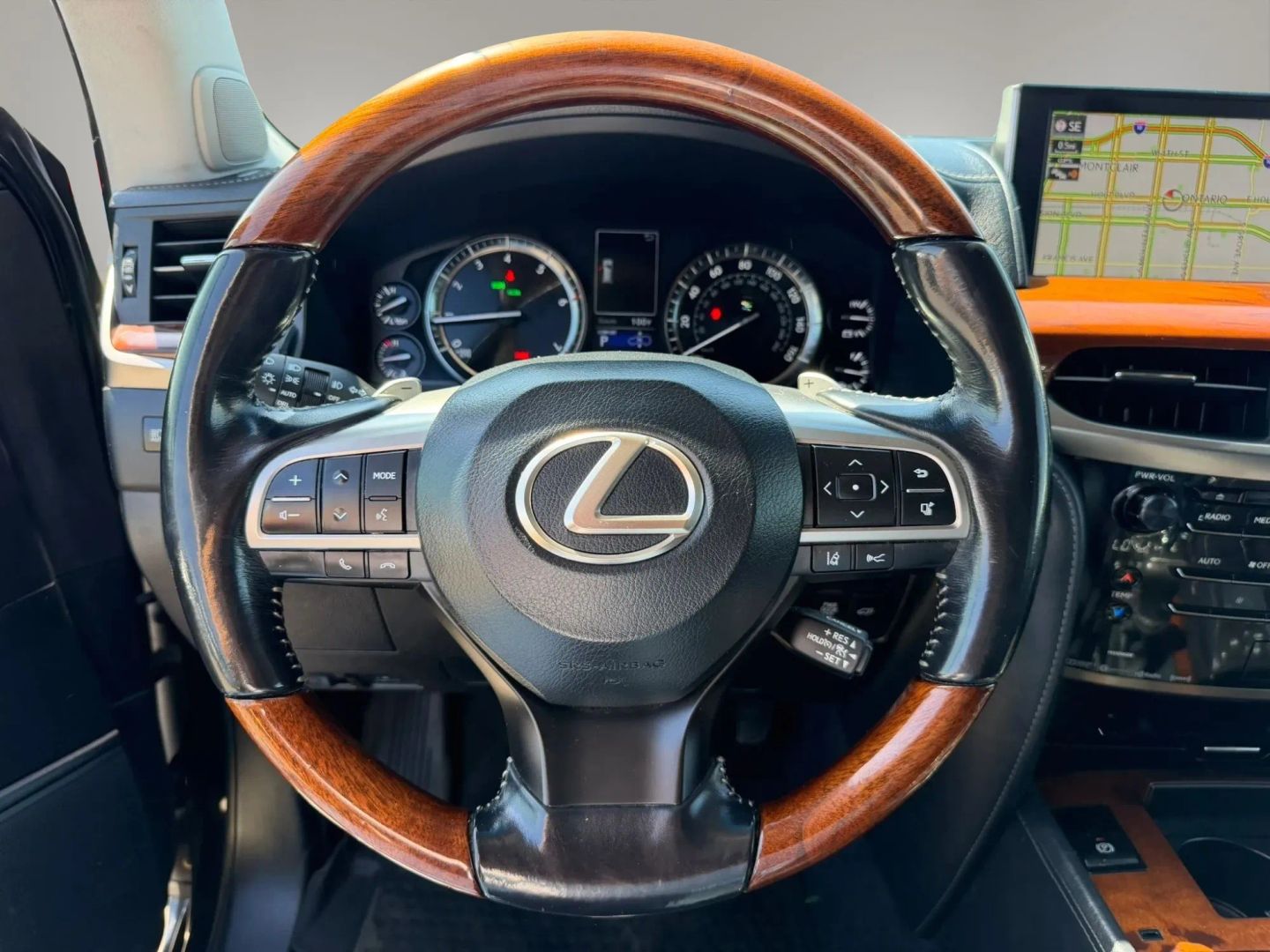 Photo 25 of this Lexus LX 570
