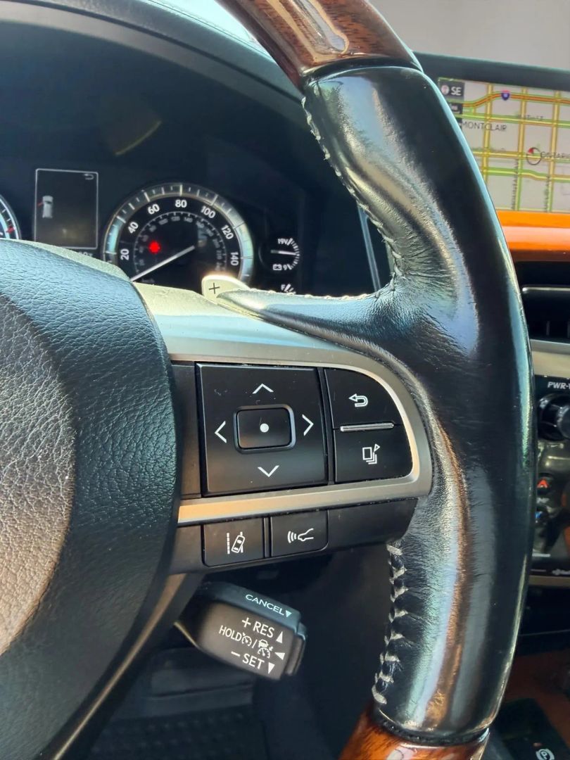 Photo 26 of this Lexus LX 570