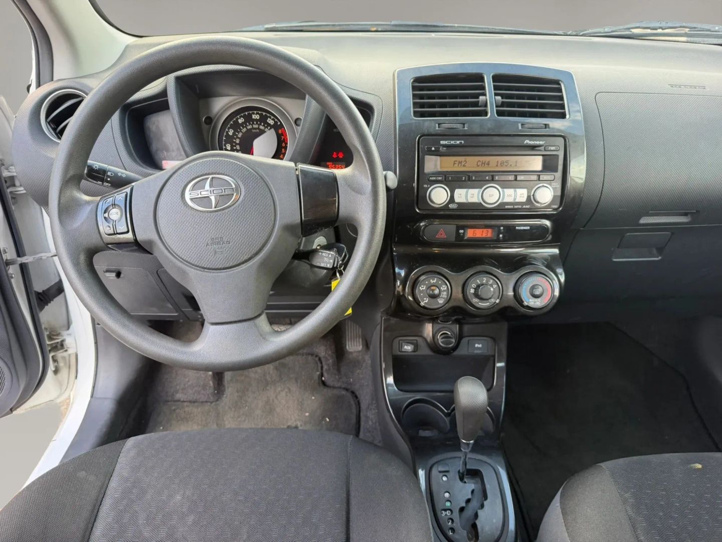 Photo 19 of this Scion xD
