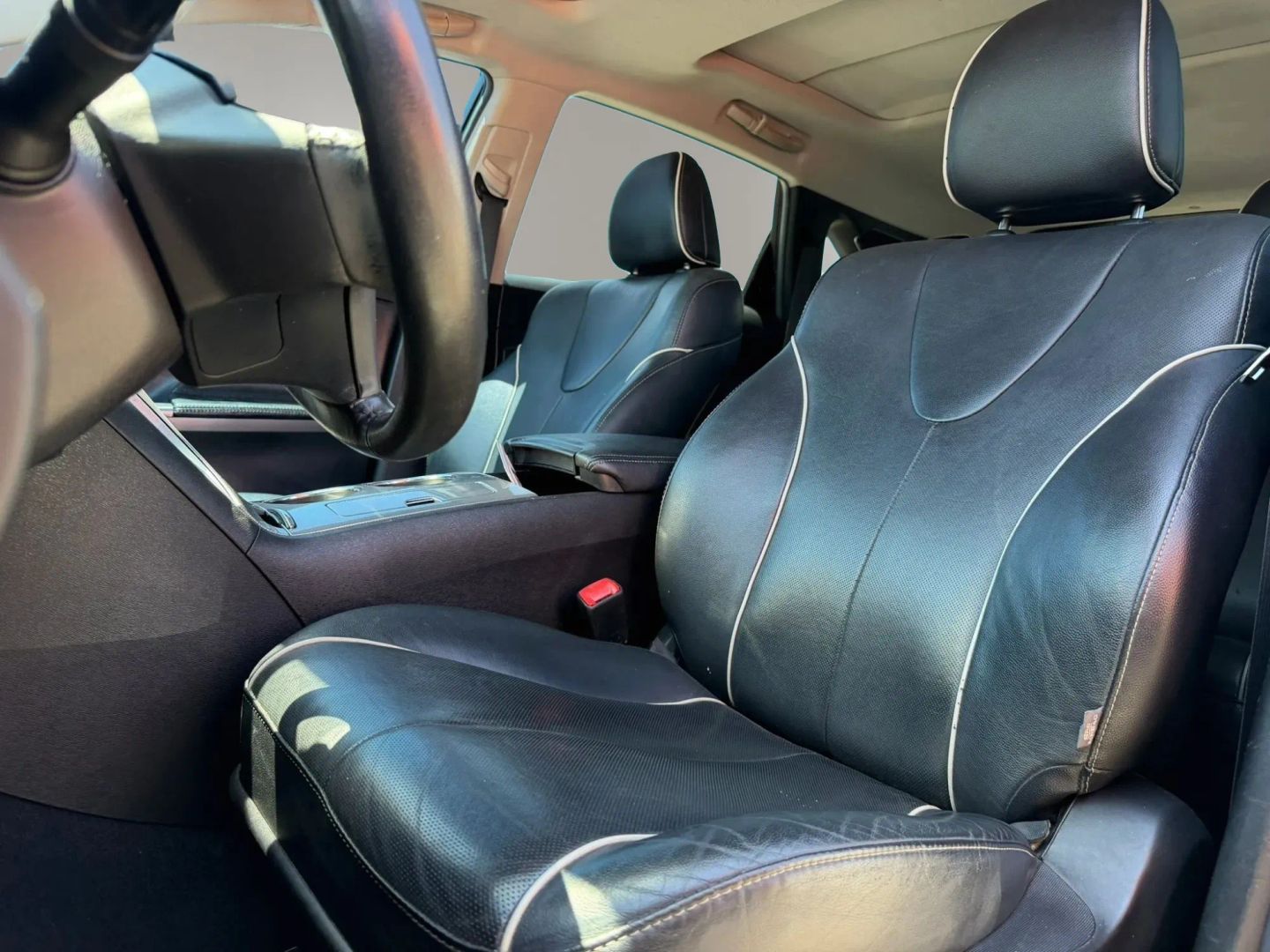Photo 10 of this Toyota Venza
